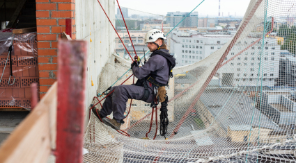 <p>Обследование альпинистами:</p>
<p>обследование зданий и конструкций методом промышленного альпинизма.</p>